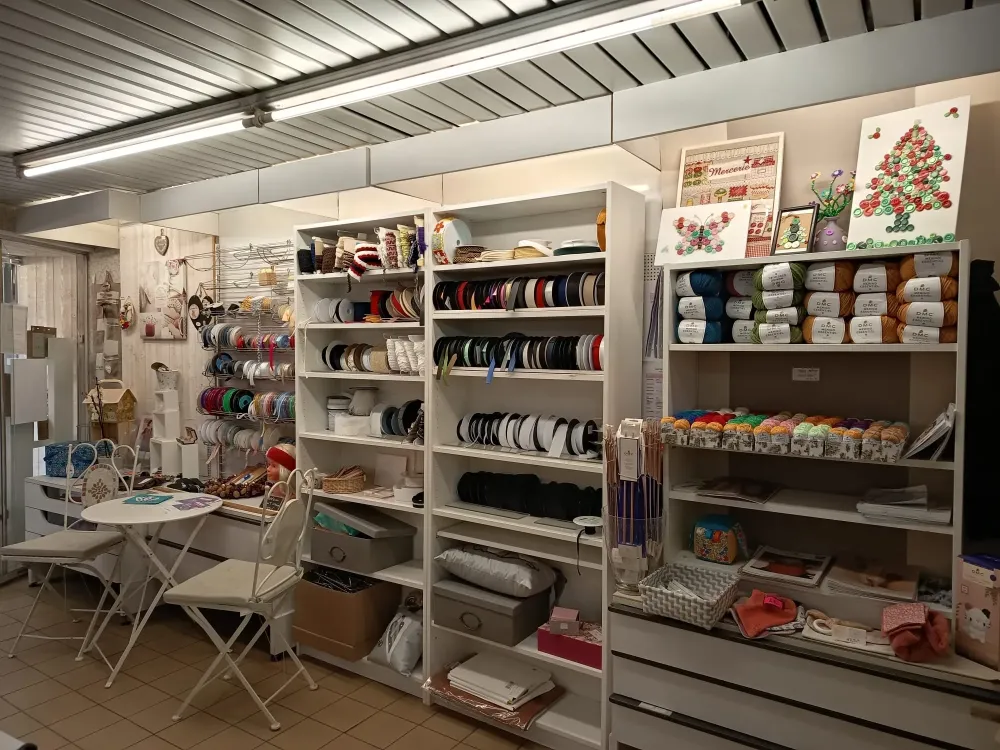 Accessoires de couture artisanaux près de Royat